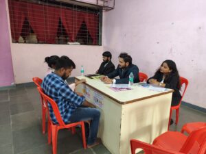 SSVS expert mentoring a student individually